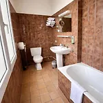 Hotel Logis - Du Nord Et Restaurant La Table D'elisa Compiègne