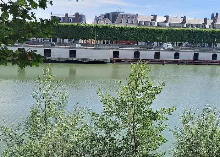 Logis - Du Nord Et Restaurant La Table D'elisa Hotel 3*