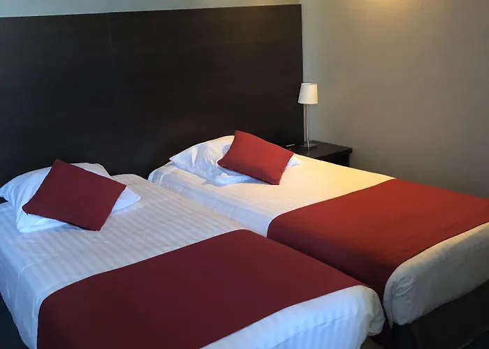 Hotel Logis - Du Nord Et Restaurant La Table D'elisa Compiegne