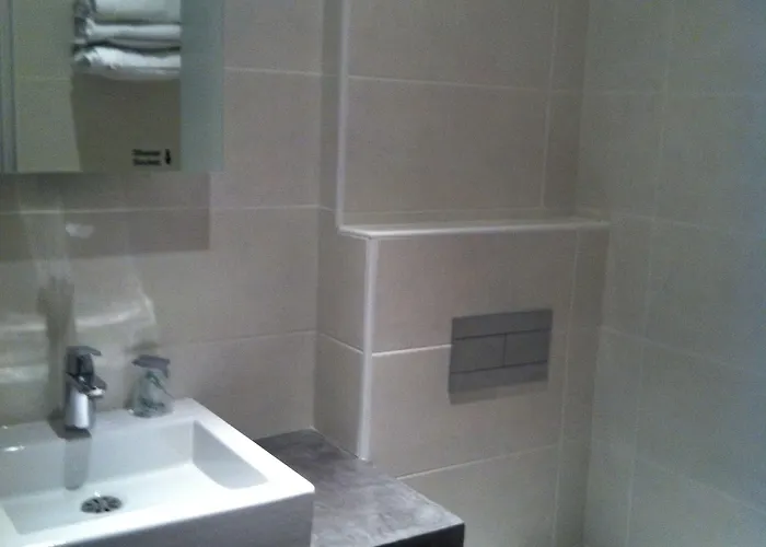 Logis - Du Nord Et Restaurant La Table D'elisa Hotel 3*