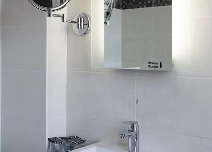 Logis - Du Nord Et Restaurant La Table D'elisa Compiegne