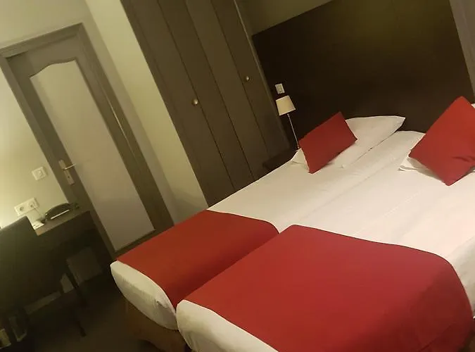 Hotel Logis - Du Nord Et Restaurant La Table D'elisa Compiegne