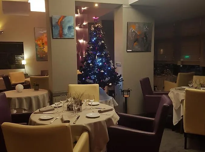 Hotel Logis - Du Nord Et Restaurant La Table D'elisa Compiegne