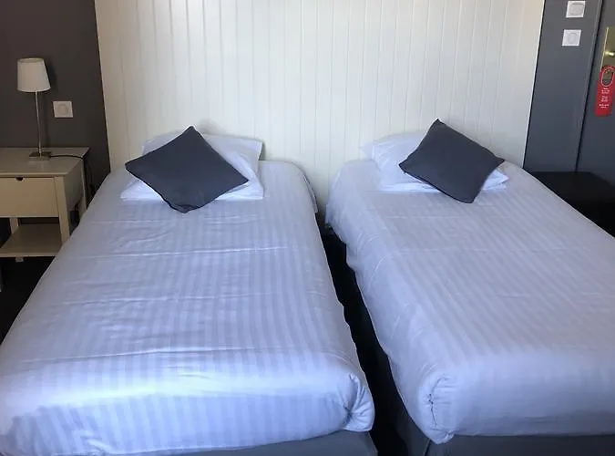 Hotel Logis - Du Nord Et Restaurant La Table D'elisa 3*